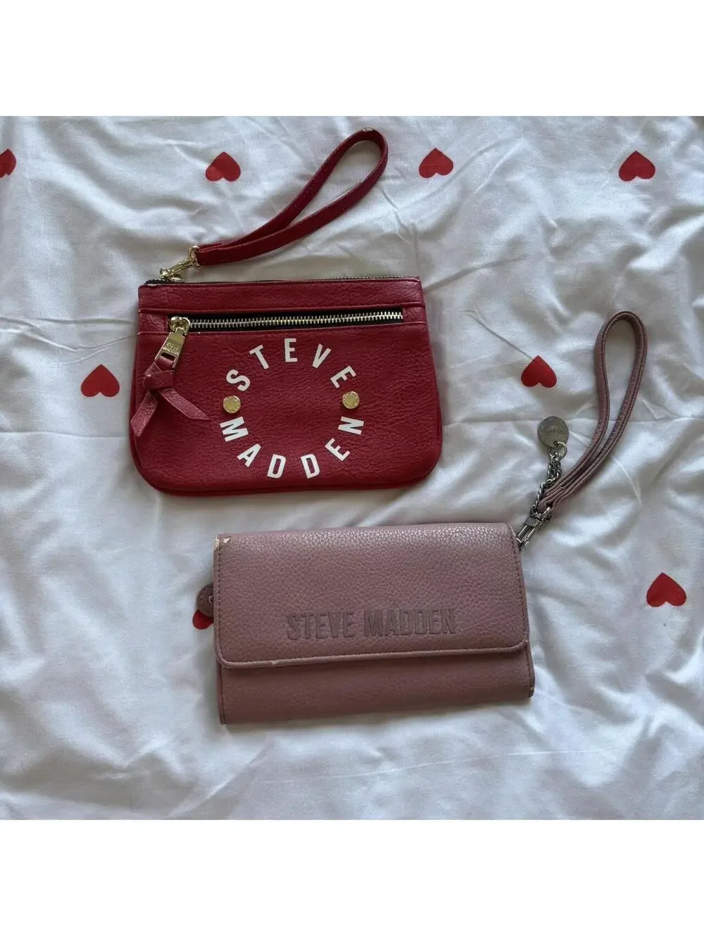 Pink and red Steve Madden wallet bundle. #y2k #stevemadden